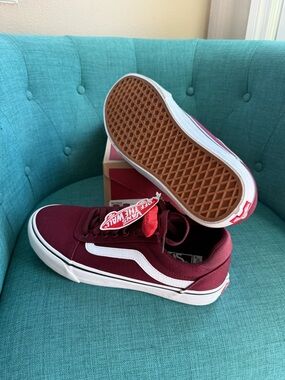 VANS Ward Deluxe Maroon with Deluxe Comfort NWT Ortholite Men’s